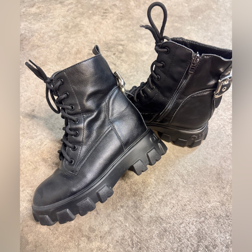 Black Leather Lace-Up Ankle Boots